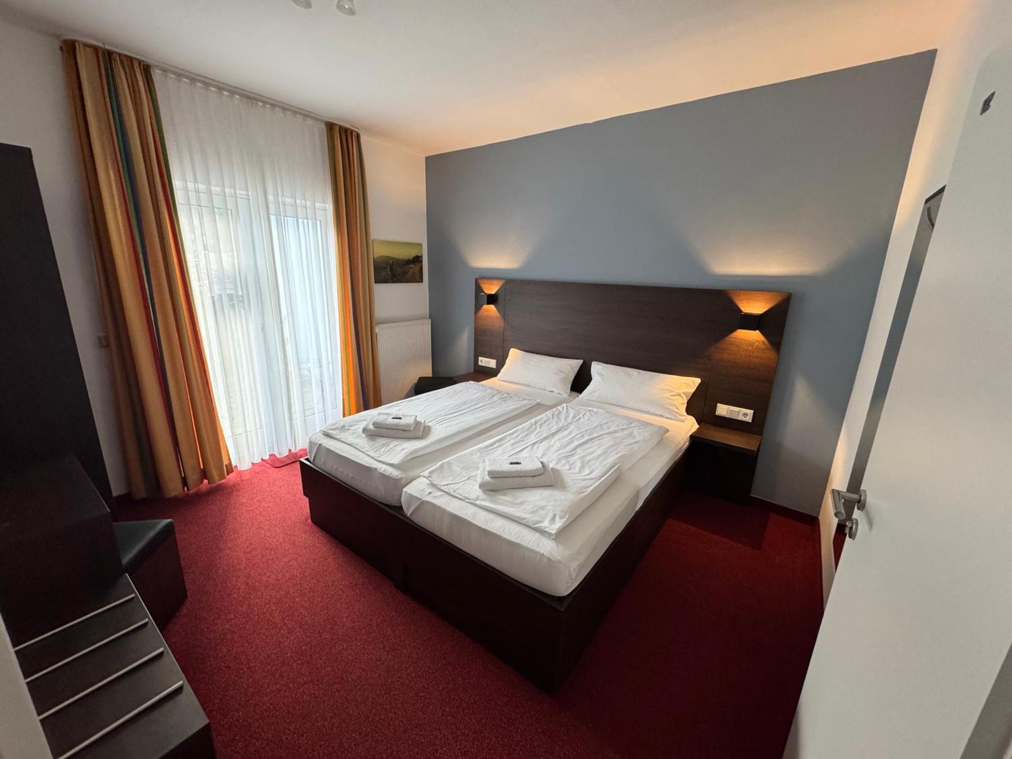 Altes Doktorhaus - Hotel Garni Willingen  Bagian luar foto